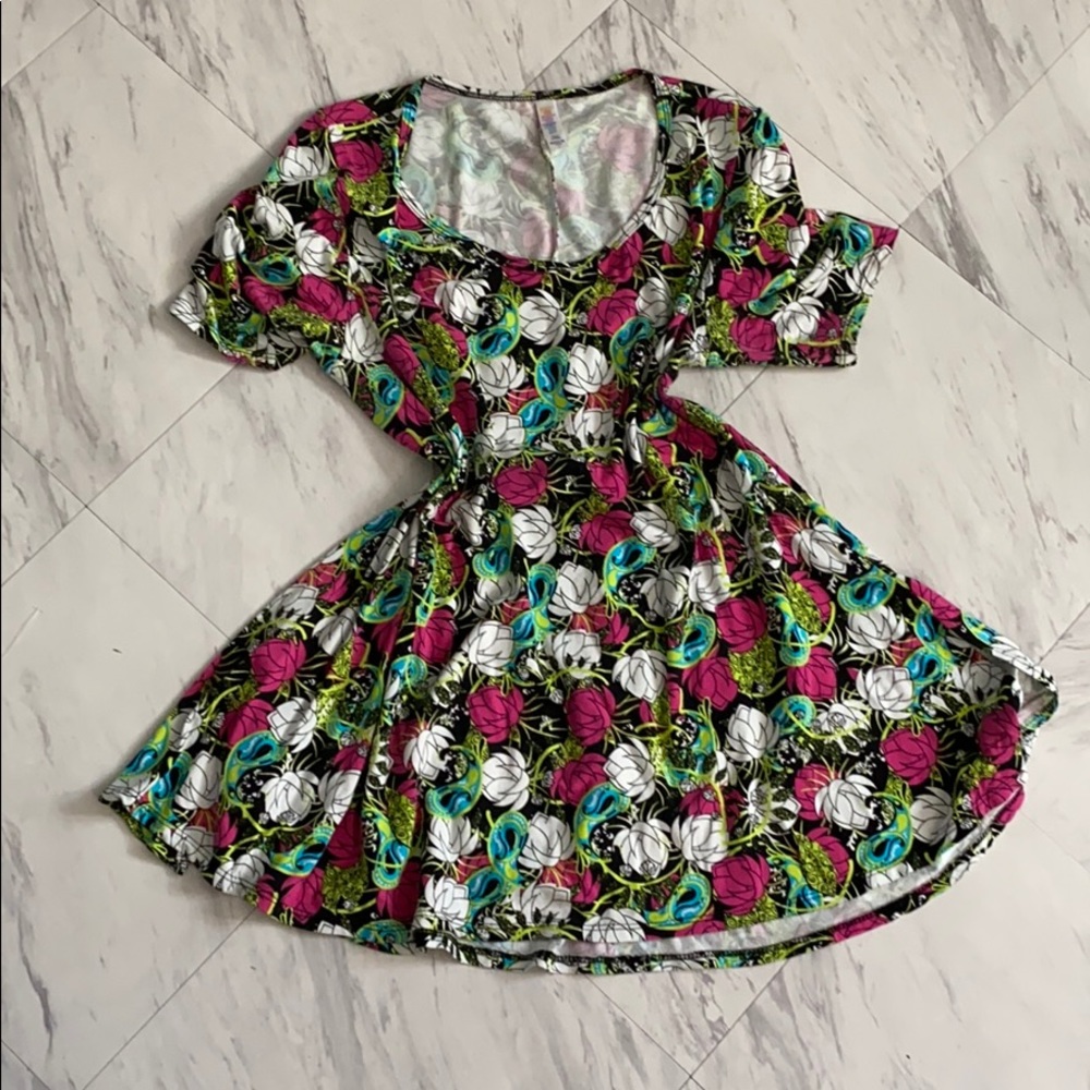 LLR Flowy Peonies Pattern T-shirt